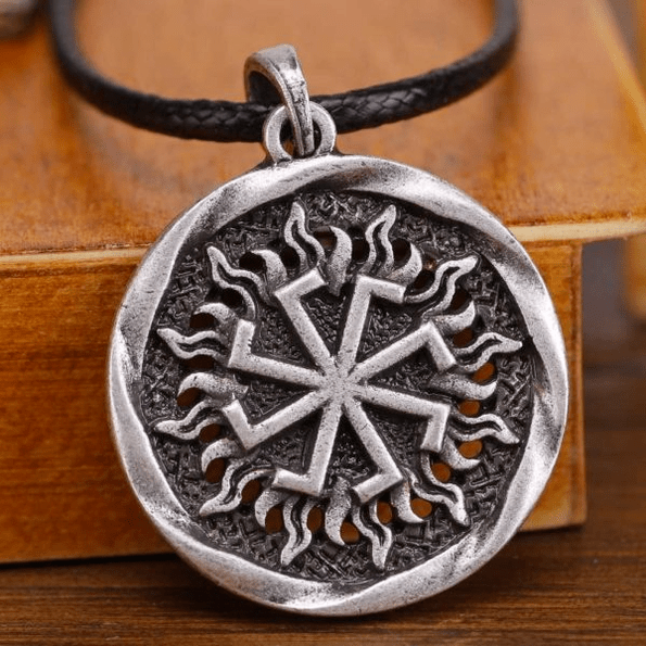 Slawische Glücksamulette